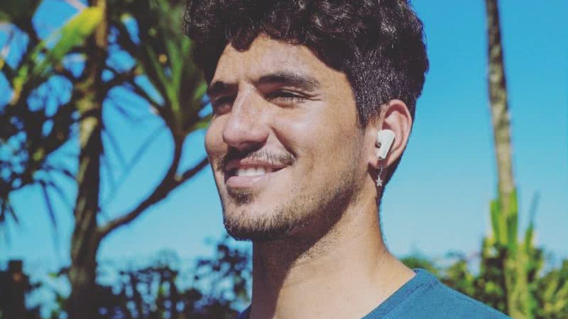 A Fila Andou Gabriel Medina Flagrado Aos Beijos Digital Influencer