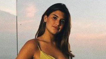 Giulia Costa Ostenta Curvas Naturais Em Vestido Coladinho E Surpreende F S