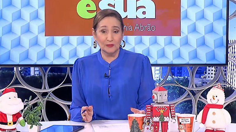 Sonia Abrão lamentou ter que comentar a Farofa da Gkay durante o A Tarde É Sua - Reprodução/RedeTV!/Instagram