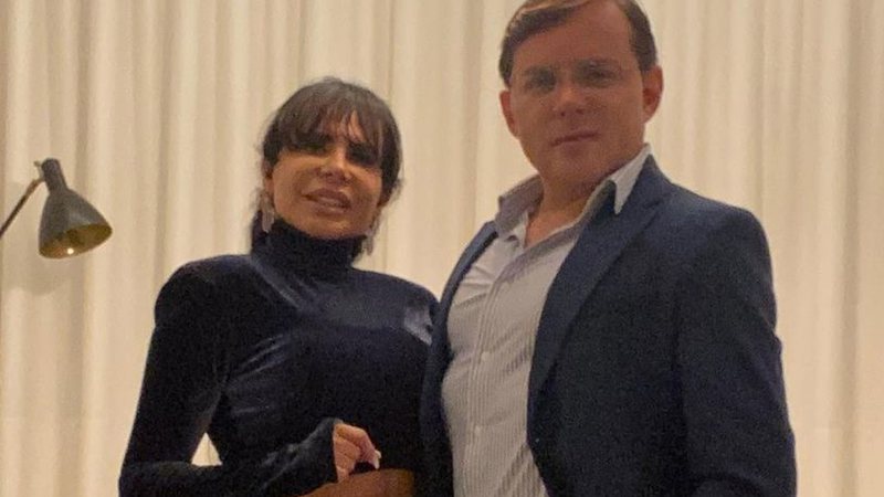 Gretchen deixa barriga sarada à mostra em look destruidor para noitada com marido - Reprodução/Instagram