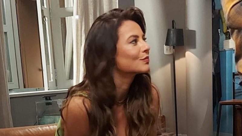 A atriz Paolla Oliveira surge nos bastidores de 'Cara e Coragem' e reflete: "Amo meu ofício" - Reprodução/Instagram