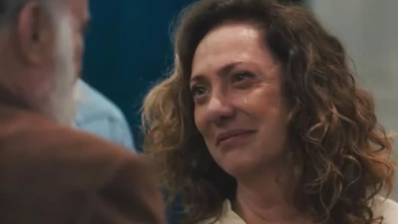 Terra e Paixão: Agatha se finge de ofendida e engana Antônio - Reprodução/TV Globo