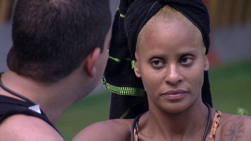 A cantora Aline Wirley descobre mentira de brother durante uma conversa com outras sisters no BBB23: "Babaca e grosseiro" - Reprodução/Globo