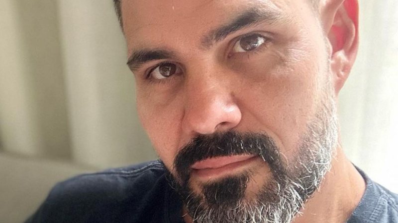 Juliano Cazarré emociona fãs com clique inédito ao lado da caçula: "Meu melhor papel" - Reprodução/Instagram