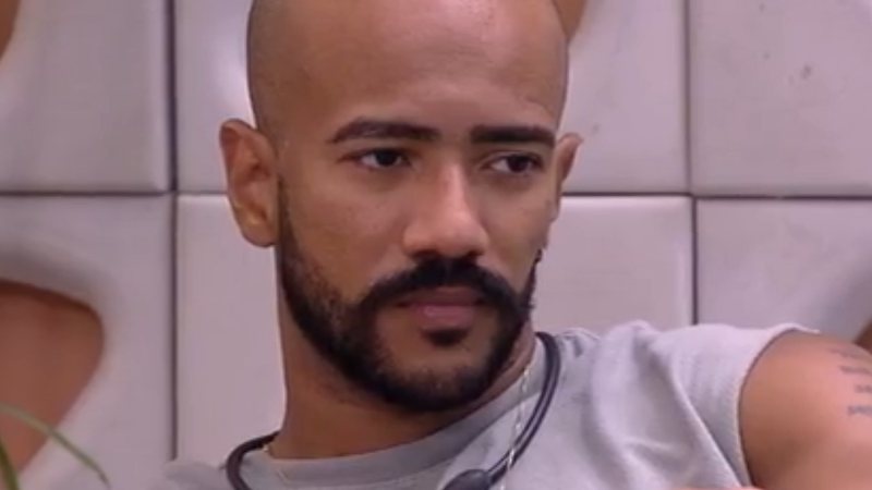 BBB23: Ricardo descasca aliada e acusa sister de ser 'vetezeira': "Não precisa" - Reprodução/TV Globo