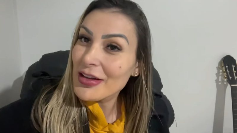 Andressa Urach comemorou o sucesso em uma prova de vestibular - Reprodução/YouTube