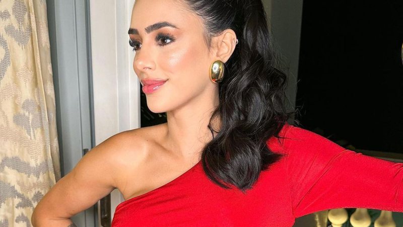 Bruna Biancardi encantou ao exibir o barrigão em um vestido vermelho - Reprodução/Instagram