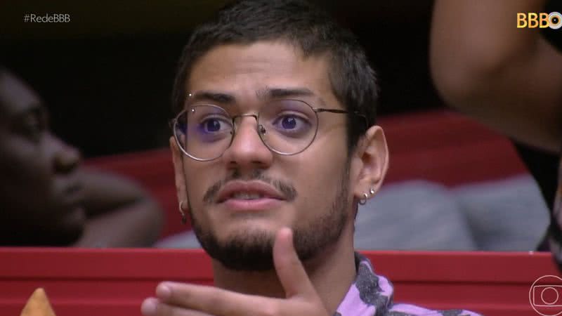 Gabriel Santana deu detalhes de sua vida íntima em conversa com os brothers - Reprodução/Globo