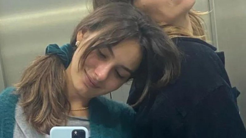 Marina Moschen publica primeira foto ao lado de namorada: "Litros de lágrimas" - Reprodução/ Instagram