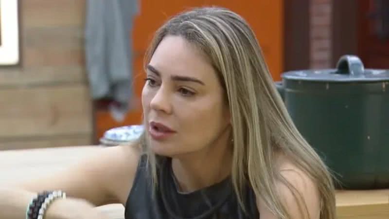 A Fazenda 15: Sem dó! Rachel Sheherazade avisa sobre processo contra Cariúcha - Reprodução/Record TV