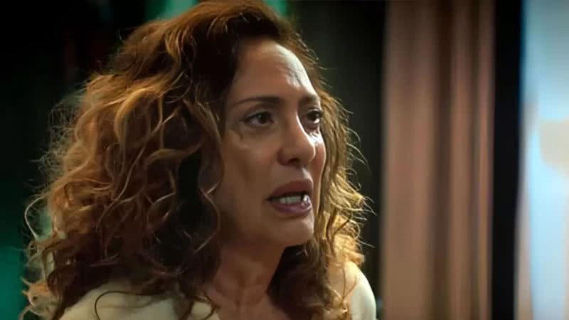 Terra e Paixão: Se conhecem! Mãe de Luigi revela segredo bombástico de Agatha - Reprodução/TV Globo