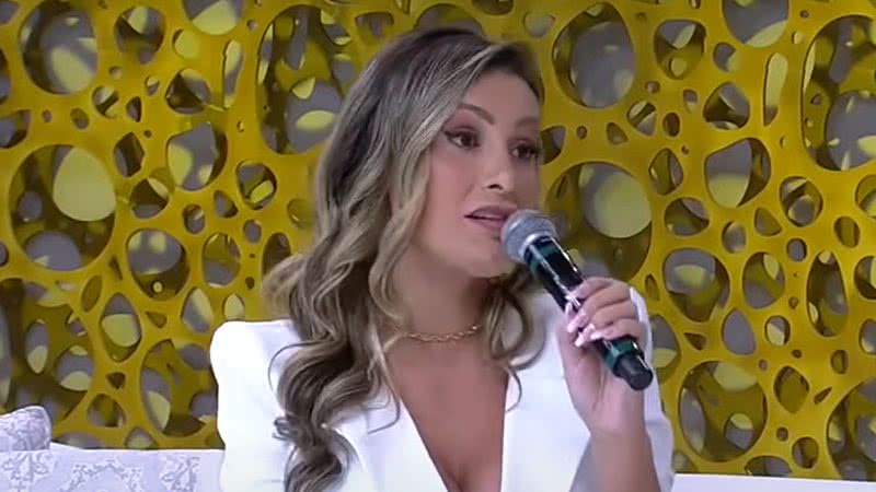 Andressa Urach revela cachê milionário para fingir namoro com sertanejo: "Cheguei a ganhar" - Reprodução/RedeTV!