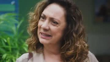 Terra e Paixão: Chantagista descobre a verdade sobre Agatha e aparece morto - Reprodução/TV Globo