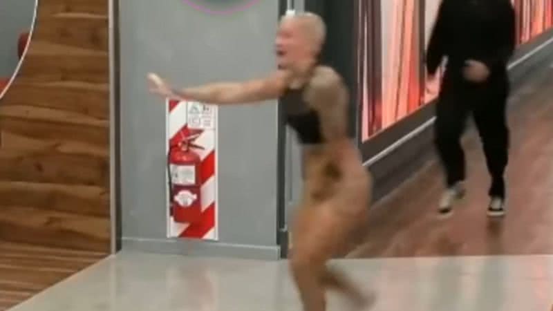 Uma participante do 'Big Brother' deixa banheiro sem calcinha para atender Big Fone e passa constrangimento em dinâmica; veja vídeo - Reprodução/Instagram