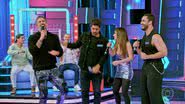 A atriz e apresentadora Tatá Werneck faz Marcos Mion cair na risada no 'Caldeirão' deste sábado (16); veja - Reprodução/Globo