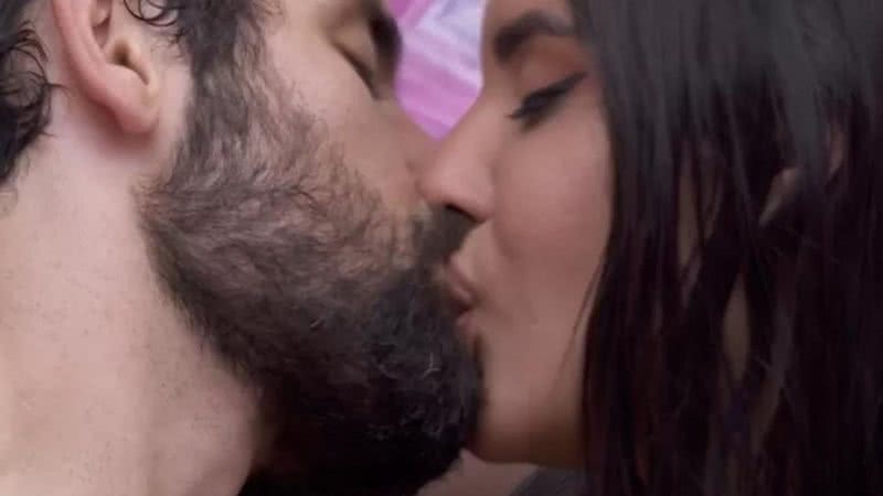 BBB24: Isabelle e Matteus dão beijão de língua às escondidas: "Deu até vontade" - Reprodução/Globo