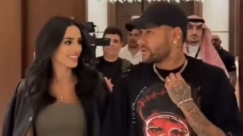 O jogador Neymar Jr. e a influenciadora Bruna Biancardi são flagrados juntinhos em passeio - Reprodução/Instagram