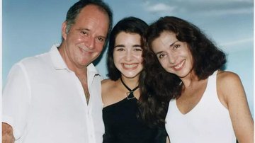 Cláudio Marzo e Beth Faria, com a filha Alexandra Marzo - Foto: Reprodução