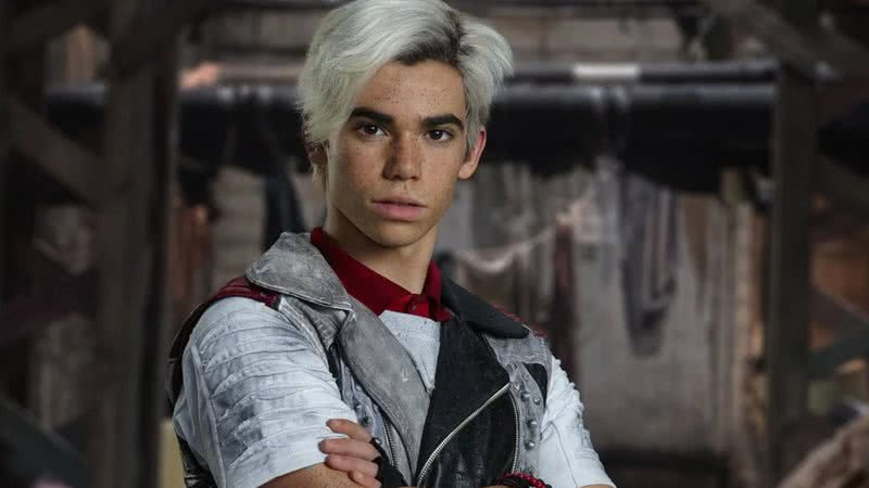 Cameron Boyce interpretou Carlos na trilogia Descendentes - Divulgação/Disney+