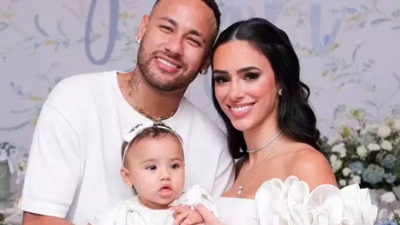 Filha de Neymar surge com look milionário ao lado dos pais; saiba quanto - Reprodução/Instagram