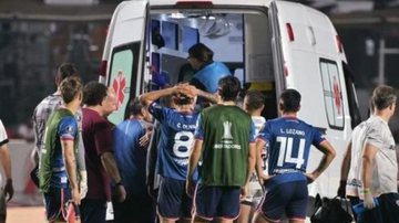 Urgente! Atleta desmaia no meio do jogo e preocupa ao ir parar na UTI - Reprodução