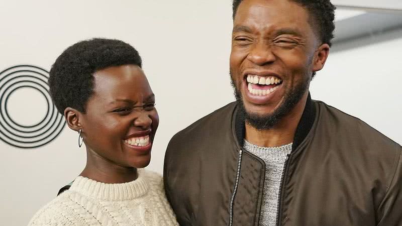 Shahar Azran/WireImage - Lupita Nyong'o e Chadwick Boseman em evento do filme Pantera Negra