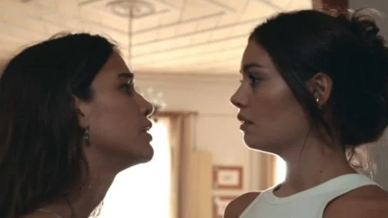 Mariana (Theresa Fonseca) e Eliana (Sophie Charlotte) de Renascer - Reprodução/Globo