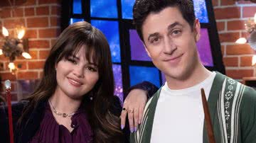 Selena Gomez e David Henrie em Wizards Beyond Waverly Place - Divulgação/Disney+