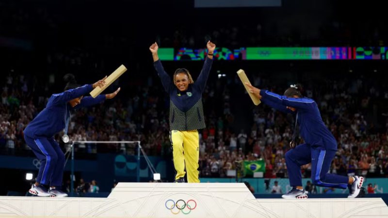 Rebeca Andrade desbanca Simone Biles e conquista o ouro na final do solo - Reprodução/Reuters