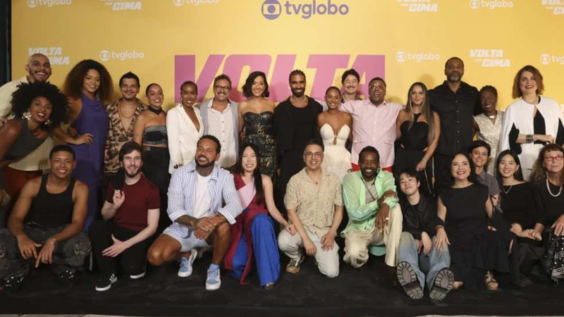 Elenco de Volta por Cima em festa de lançamento da novela - Thais Magalhães/Globo