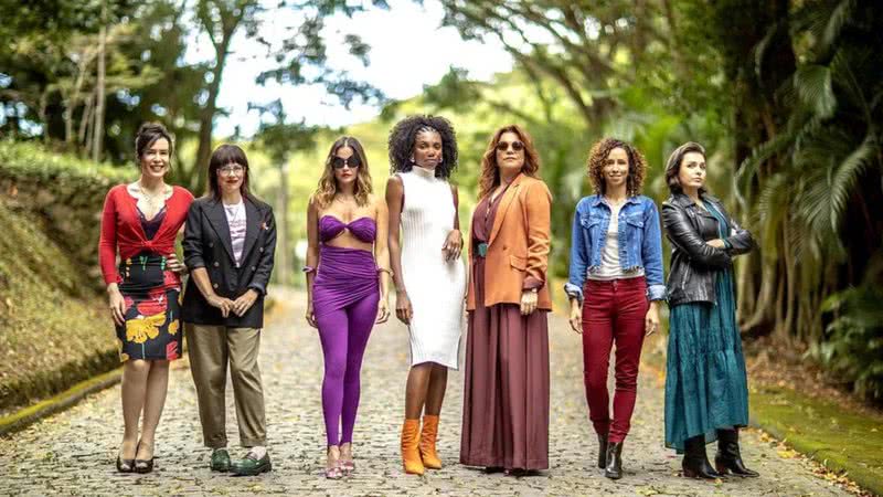 Elenco de Elas por Elas: Maria Clara Spinelli, Karine Teles, Deborah Secco, Kesia, Isabel Teixeira, Thalita Carauta e Monica Iozzi - Foto: Globo