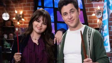 Selena Gomez e David Henrie em Os Feiticeiros Além de Waverly Place - Divulgação/Disney+