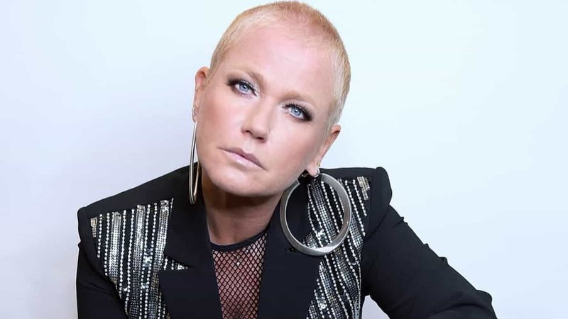 Xuxa Meneghel é alvo de cusparada de fã após show - Reprodução