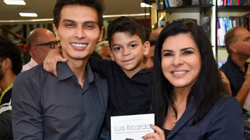 Mara Maravilha surge em foto rara ao lado do filho e do marido - Andy Santana/BrazilNews