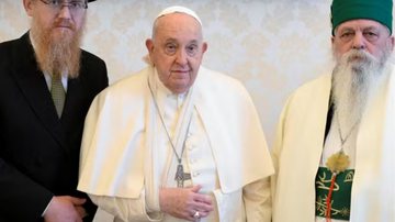 Papa Francisco sofre acidente e preocupa fiéis ao surgir com braço imobilizado - Reprodução/Vatican Media - Instagram