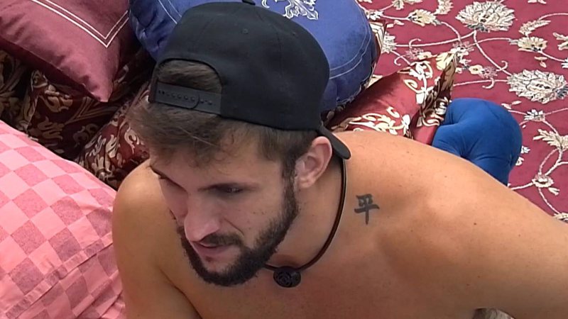 BBB21: Arthur demonstra medo e prevê a própria eliminação: "Acho que bati no Paredão errado" - Reprodução/TV Globo