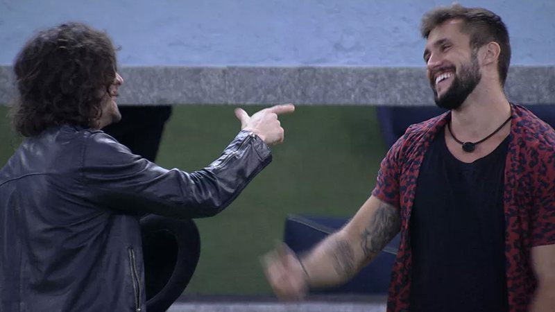 Arthur e Fiuk fazem as pazes no BBB21 - Reprodução/TV Globo