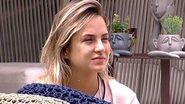 Ex-BBB Gabi Martins surge morena e com bocão gigante após preenchimento: "Já vai ficar top" - Reprodução/TV Globo