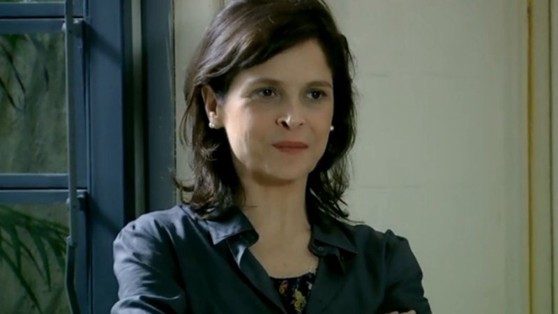 A vilã descobrirá caso do comendador e não demora muito para tentar ganhar dinheiro; veja - Reprodução/TV Globo