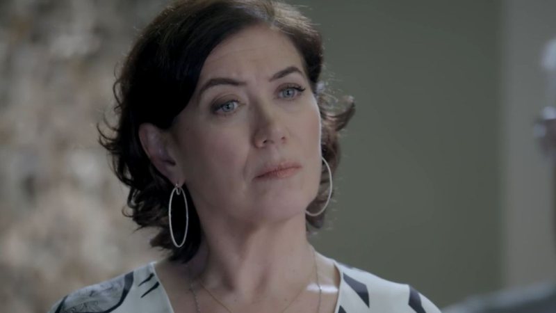 A chantagista não imagina o perigo que está correndo ao mexer com a primeira-dama do comendador; confira - Reprodução/TV Globo