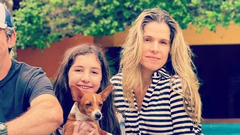 Reprodução/Instagram - Ingrid Guimarães se declara ao marido e publica foto raríssima em família: "Não curte muito aparecer"