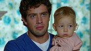 O rapaz terá um minuto de desatenção e ficará desesperado ao ver a filha passando mal; confira! - Reprodução/TV Globo