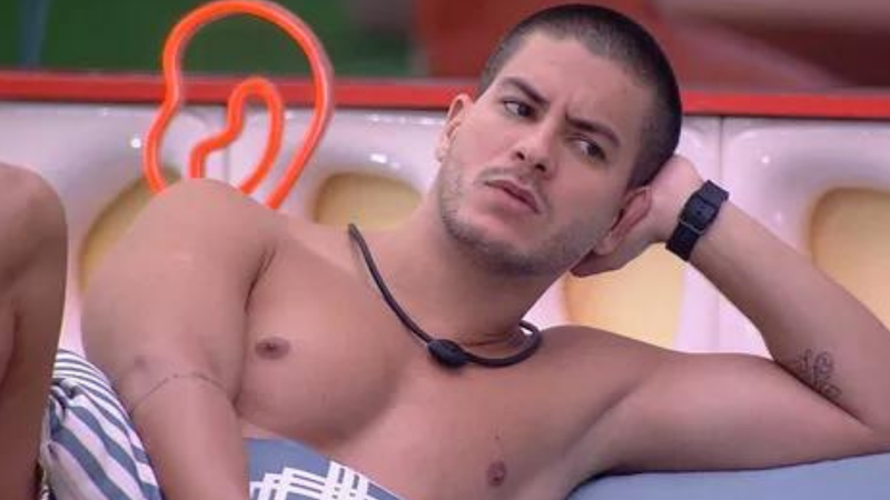 BBB22: Arthur Aguiar desdenha de sister eliminada e alfineta: "Nunca imaginei" - Reprodução/TV Globo