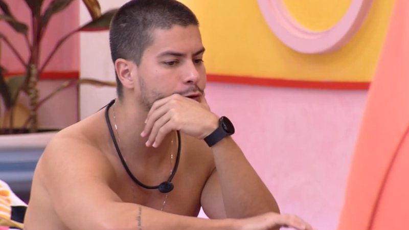 BBB22: Estratégia? Arthur nega ajuda para a Xepa: “Armar banquete dos outros?” - Reprodução / TV Globo