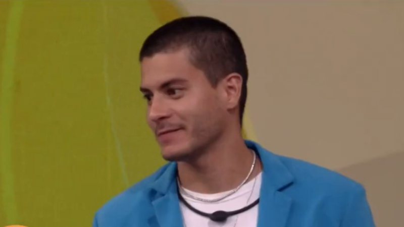 BBB22: Eita! Arthur ganha prêmio de mais falso pelos brothers: "Nada diferente" - Reprodução / TV Globo