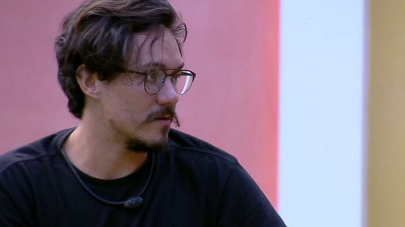 Eliezer deixou claro que não está aguentando ver Natália se menosprezando no BBB22 - Reprodução/TV Globo