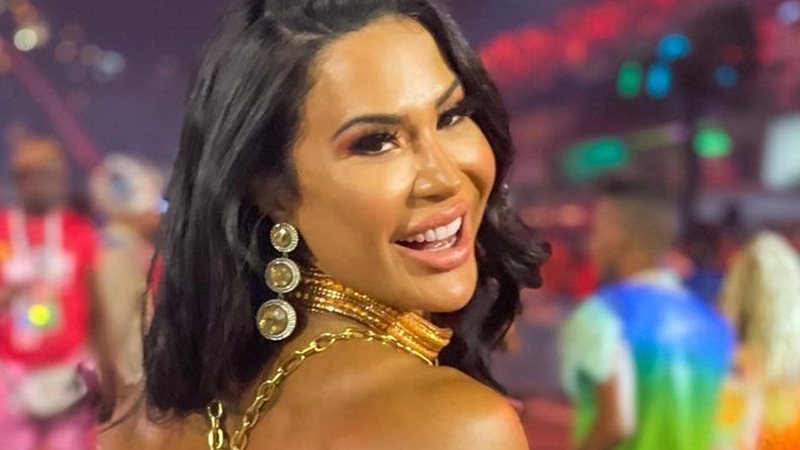 Gracyanne Barbosa deixa bumbum totalmente exposto na Sapucaí - Reprodução/Instagram