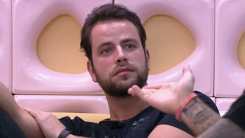 Gustavo explodiu contra Arthur Aguiar após ser questionado sobre seu voto no último paredão do BBB22 - Reprodução/TV Globo