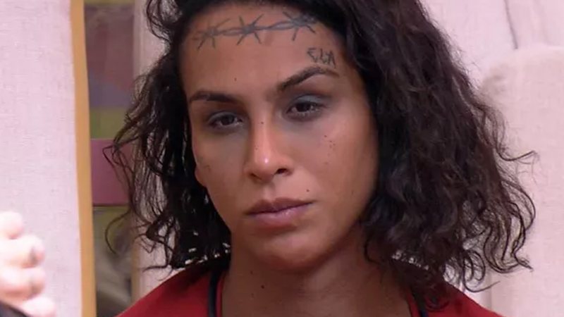 Lina revê estratégias no reality e questiona - Reprodução/TV Globo