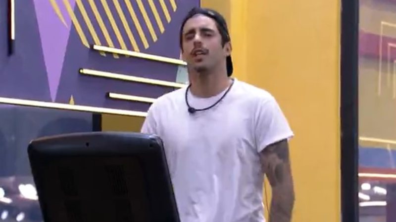 BBB22: Pedro Scooby enquadra brother e dá bronca: "Tudo tu leva pro negativo" - Reprodução / TV Globo